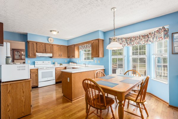 Kitchen and Eating Space with Bay Window at 4912 Stillbreeze Court, Columbus OH