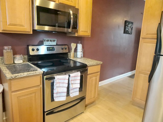 Pictures of 472 W 2nd - Kitchen 3