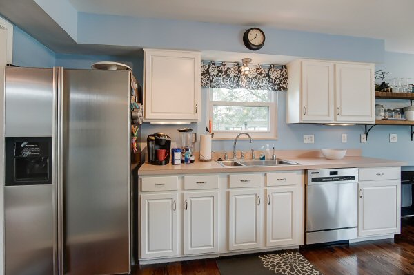 Kitchen of of 7549 Storrington Place, Lewis Center, OH